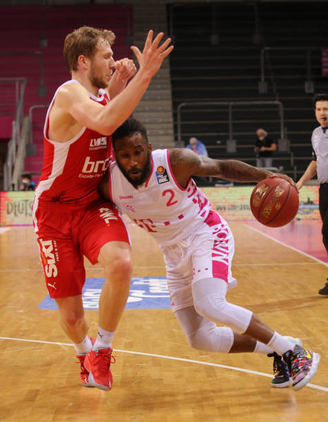 停球或转身 停球或转身