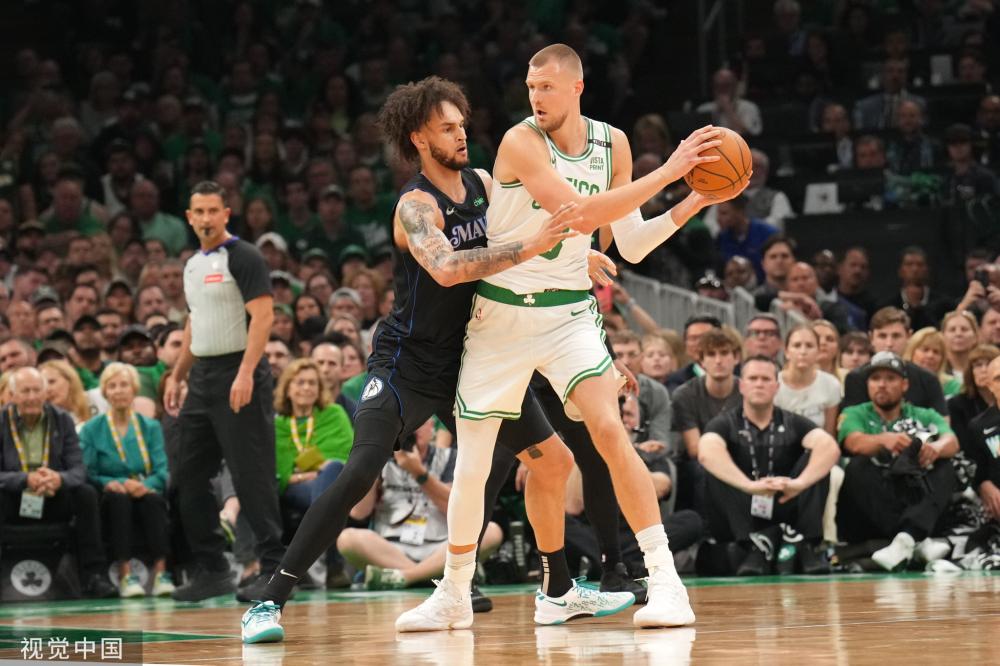 浓墨重彩的 浓墨重彩的