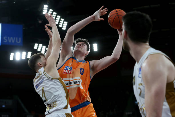 窗口放走这 窗口放走这